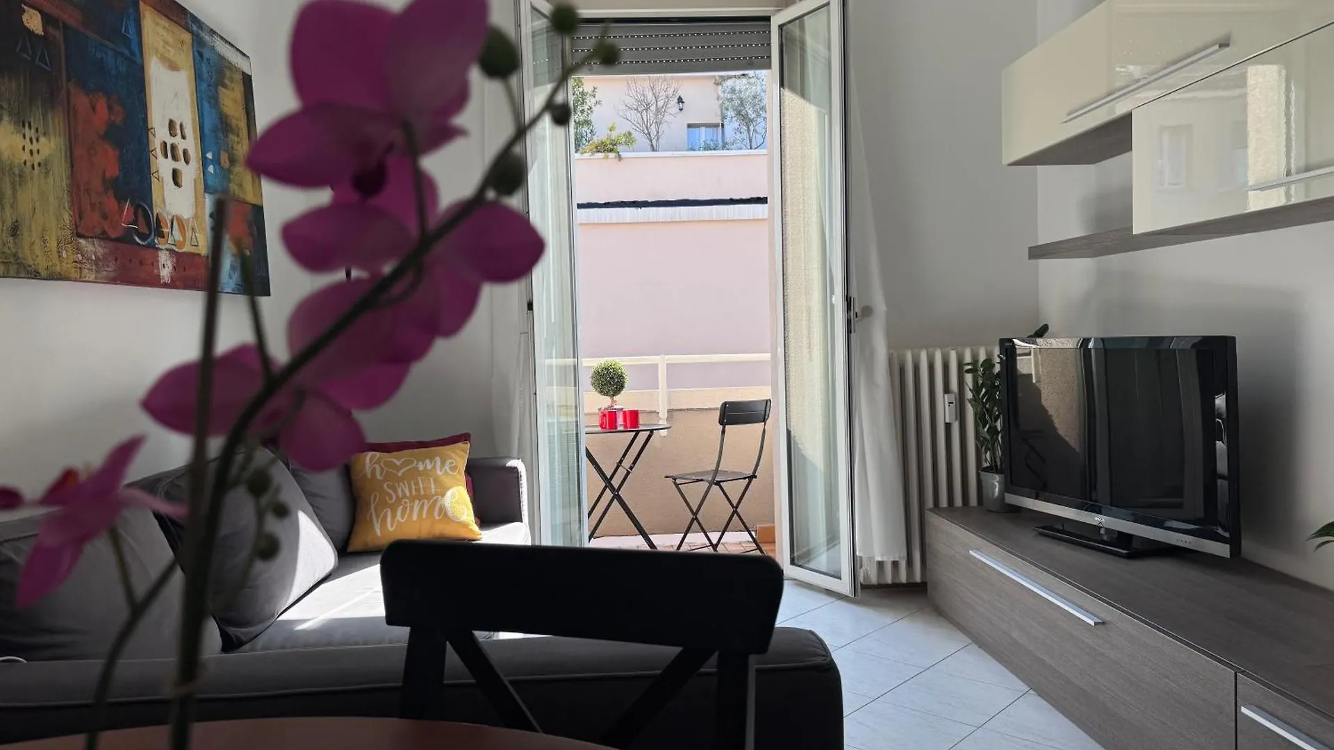 Bright Apartment With Balcony In Corso Xxii Marzo Milano 0*,  Italien