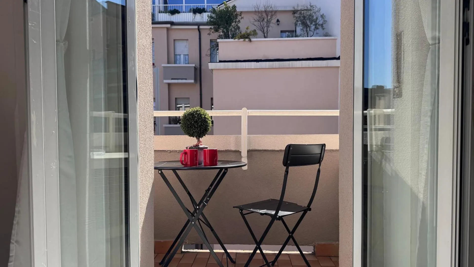 Bright Apartment With Balcony In Corso Xxii Marzo Milano 0*,  Italien